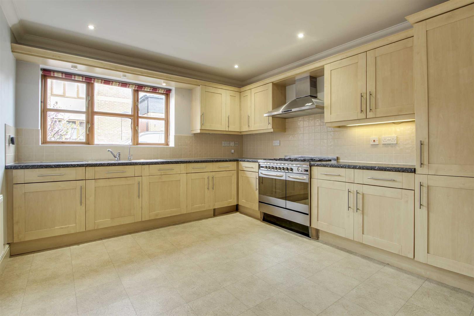 4 bed property in Winstanley Lane, Milton Keynes